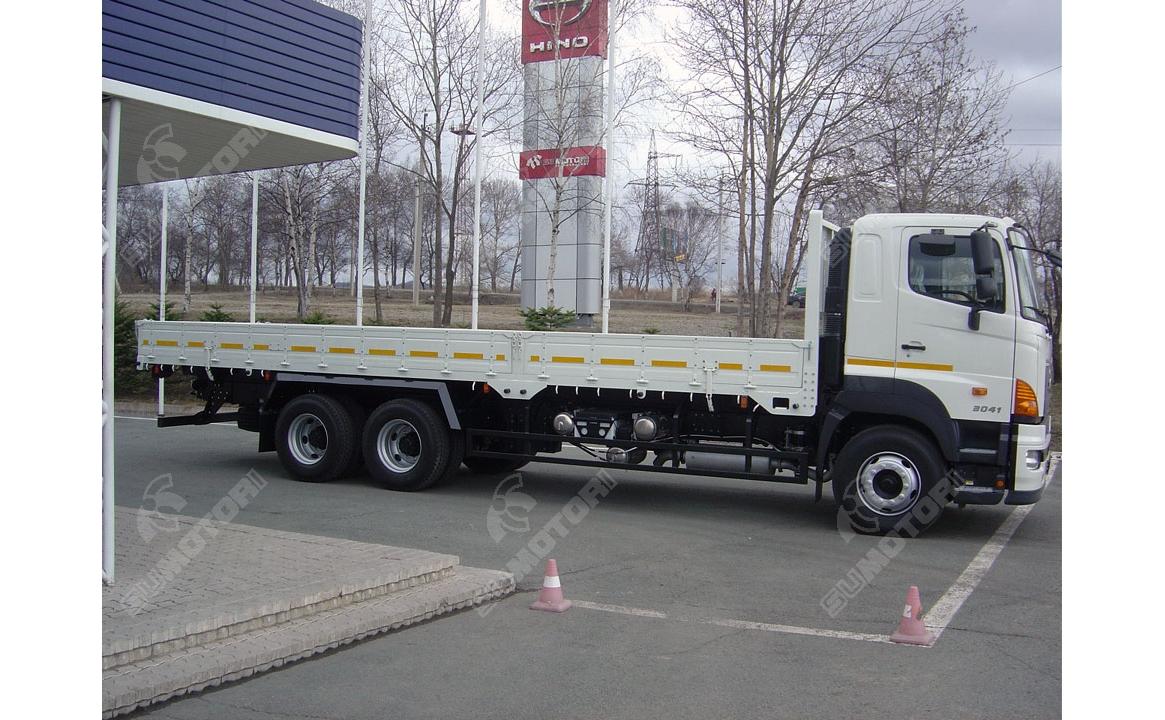 бортовой HINO 700 в продаже в Артёме. запчасти, гарантия, сервис